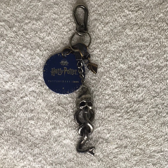 NWT Pottery Barn Teen Harry Potter 'Dark Mark' Keychain in Silvertone Metal - Picture 1 of 5